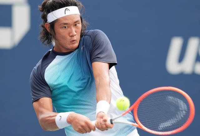 世俱杯下注网站-张之臻2022突破遗憾并存 首进前百创中国男网历史